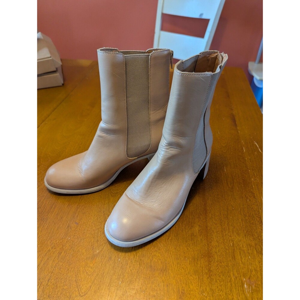 Oasis Society Tan Chelsea Ankle Boots Women’s Size 9 Block Heel Zip Back